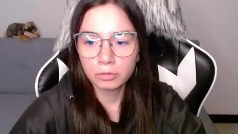 Snapshot of wolfs_daughter chatting on February 2026 02:40:01 AM Alex online show from February 2026 02:40:01 AM