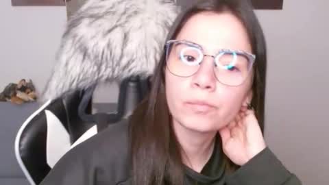 Snapshot of wolfs_daughter chatting on February 2026 03:13:02 AM Alex online show from February 2026 03:13:02 AM