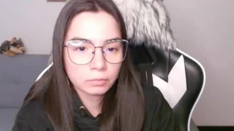 Snapshot of wolfs_daughter chatting on February 2026 02:08:02 AM Alex online show from February 2026 02:08:02 AM