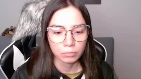 Snapshot of wolfs_daughter chatting on February 2026 02:12:02 AM Alex online show from February 2026 02:12:02 AM