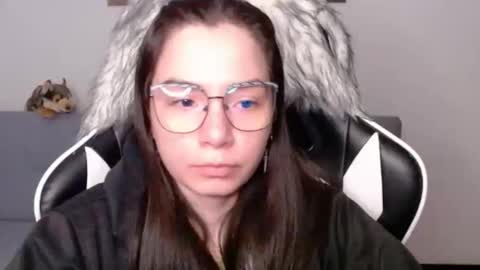 Snapshot of wolfs_daughter chatting on February 2026 02:09:02 AM Alex online show from February 2026 02:09:02 AM