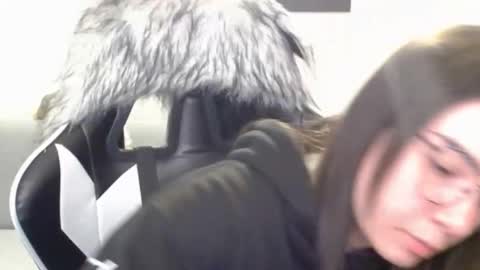 Snapshot of wolfs_daughter chatting on February 2026 01:05:02 AM Alex online show from February 2026 01:05:02 AM