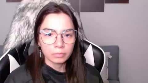 Snapshot of wolfs_daughter chatting on March 2026 12:13:02 AM Alex online show from March 2026 12:13:02 AM