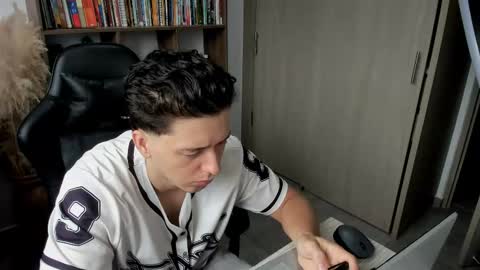 wolker_allan online show from November 2025 01:06:02 PM