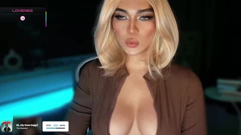 Snapshot of womanofyourdesire_ts chatting on October 2025 02:26:01 AM Julia online show from October 2025 02:26:01 AM