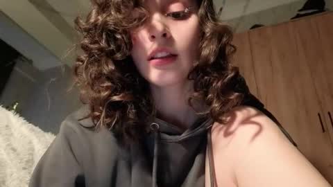 Snapshot of wonderland_stia chatting on January 2026 01:47:02 PM Stia online show from January 2026 01:47:02 PM