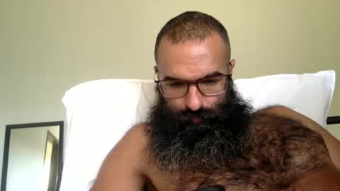 woof_wolf37 online show from November 2025 05:25:01 PM