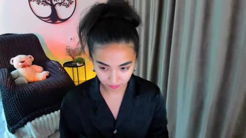 dudetta Kim online show from November 2025 01:33:02 PM