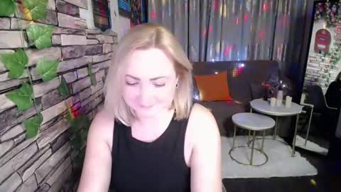 Snapshot of wow_co chatting on December 2024 05:17:02 PM wow_co online show from December 2024 05:17:02 PM