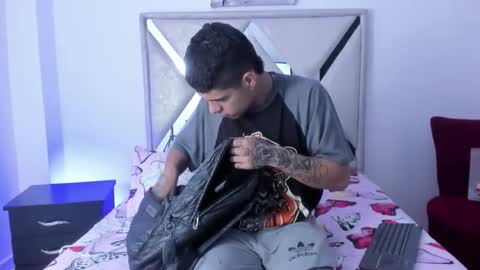 wyatt online show from November 2025 12:05:01 PM