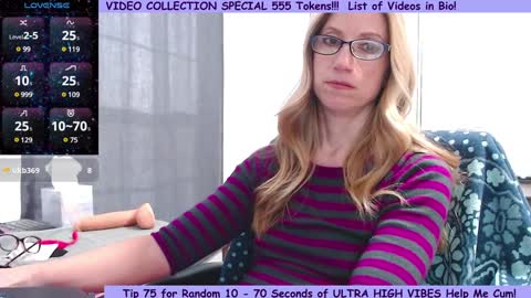 Snapshot of wynfreya chatting on December 2024 06:16:01 PM Wyn online show from December 2024 06:16:01 PM