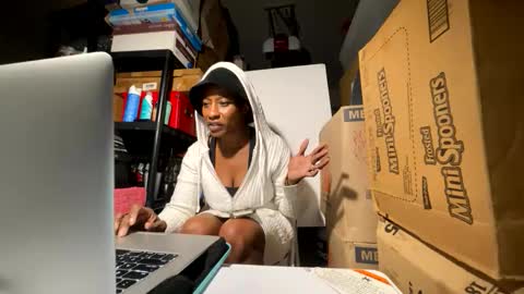 Wynter Heat online show from November 2025 02:41:02 PM