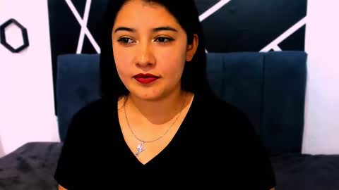 Adeline online show from November 2025 11:25:01 PM