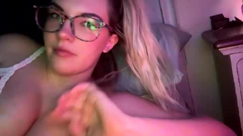 Mariah  online show from December 2024 03:43:01 AM