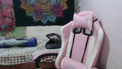 Snapshot of x_lexi_x chatting on February 2025 09:13:02 AM x_lexi_x online show from February 2025 09:13:02 AM
