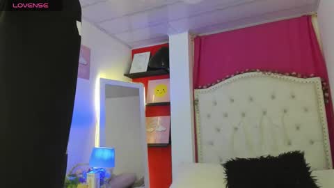 Snapshot of xaandergrey chatting on November 2025 07:36:02 PM xaanderGrey online show from November 2025 07:36:02 PM