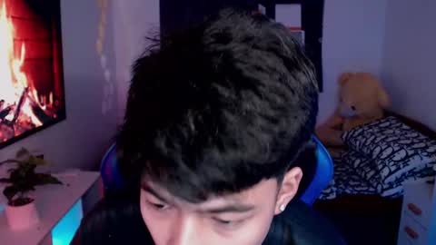 Prince Aldrian  online show from February 2025 03:58:01 AM