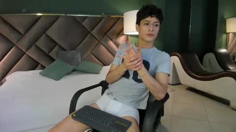 xam_collen online show from March 2026 04:36:01 PM