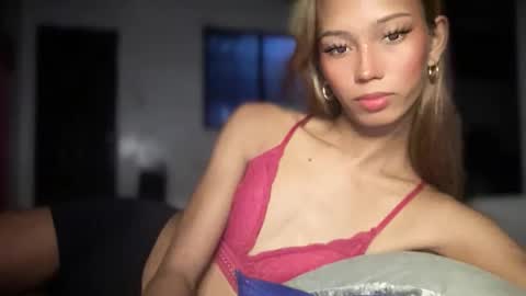 Cassandra online show from November 2025 06:12:01 PM