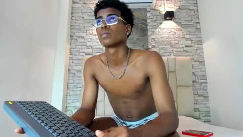 XAVI online show from November 2025 08:34:02 PM