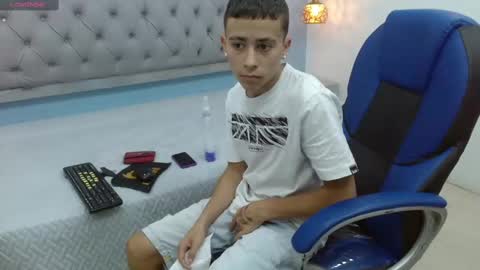 xavii_18_ online show from February 2025 06:51:01 PM