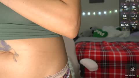 Snapshot of xclusivesecrets chatting on December 2025 09:00:01 PM spoil me here online show from December 2025 09:00:01 PM