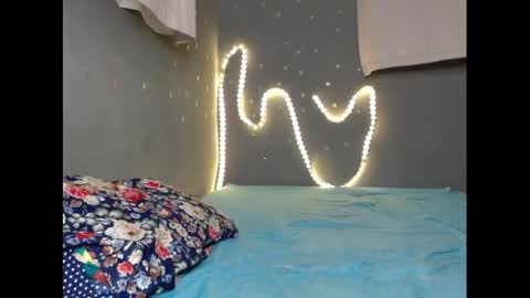 Snapshot of xcreamypussy chatting on March 2025 06:56:01 PM xcreamypussy online show from March 2025 06:56:01 PM