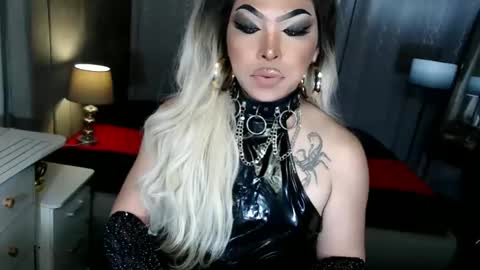 Snapshot of xdirtyflirtyx chatting on November 2025 06:35:02 PM Zhavia online show from November 2025 06:35:02 PM