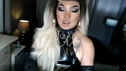 Snapshot of xdirtyflirtyx chatting on November 2025 02:12:02 AM Zhavia online show from November 2025 02:12:02 AM