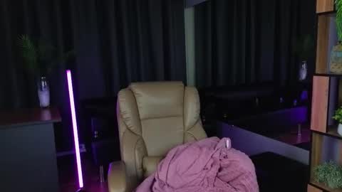 Snapshot of xexotic_babyx chatting on November 2025 08:31:01 PM Ann online show from November 2025 08:31:01 PM