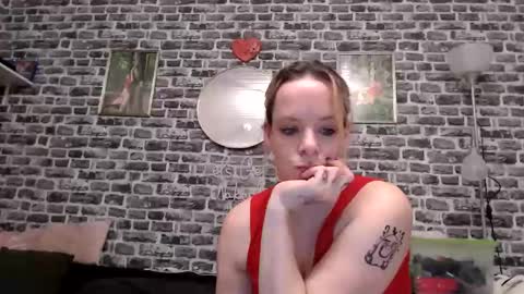 Snapshot of xhotmilf87x chatting on February 2026 08:51:01 PM Milfi online show from February 2026 08:51:01 PM