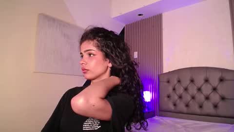 Mia Vega online show from September 2025 10:42:01 PM