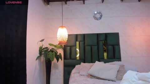 Snapshot of ximenawilliamss chatting on December 2025 11:17:01 AM ximena online show from December 2025 11:17:01 AM