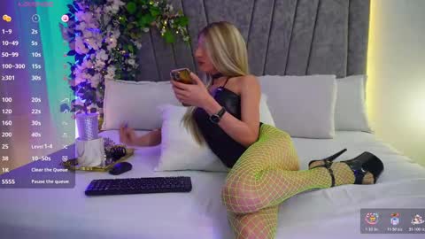 Kassandra online show from November 2025 04:33:02 AM