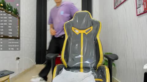      online show from October 2025 12:28:01 PM