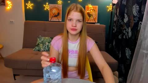 Snapshot of xloe_queen chatting on December 2024 11:51:02 AM Chloe online show from December 2024 11:51:02 AM