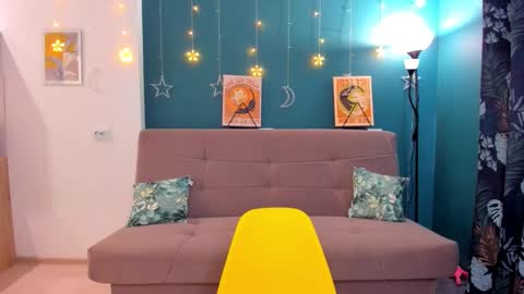 Snapshot of xloe_queen chatting on February 2025 08:42:01 AM Chloe online show from February 2025 08:42:01 AM