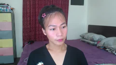 Snapshot of xlovely_destinyx chatting on March 2025 04:57:01 PM Alice online show from March 2025 04:57:01 PM