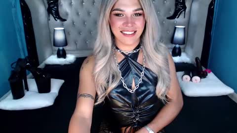 Snapshot of xnaughty_haileyx chatting on February 2025 04:32:02 AM Hailey online show from February 2025 04:32:02 AM