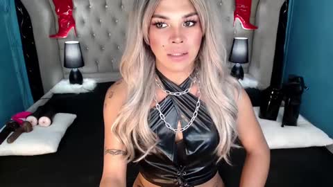 Snapshot of xnaughty_haileyx chatting on March 2025 04:37:02 AM Hailey online show from March 2025 04:37:02 AM