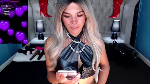 Snapshot of xnaughty_haileyx chatting on March 2025 02:37:02 PM Hailey online show from March 2025 02:37:02 PM