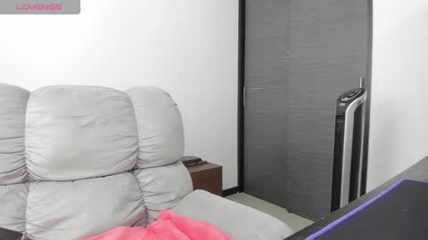 Snapshot of xspecialroomx chatting on October 2025 12:28:02 PM Hellen Sofia instagram hellen5546 online show from October 2025 12:28:02 PM