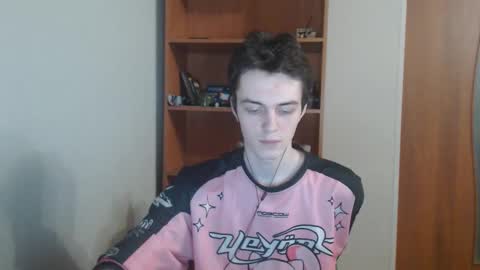 traqqq online show from October 2025 10:10:01 PM