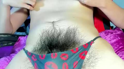 Snapshot of xvalentinafox chatting on January 2025 01:14:01 PM Hairy Queen Valentina online show from January 2025 01:14:01 PM