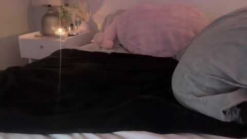 Lily online show from May 2026 07:45:02 PM