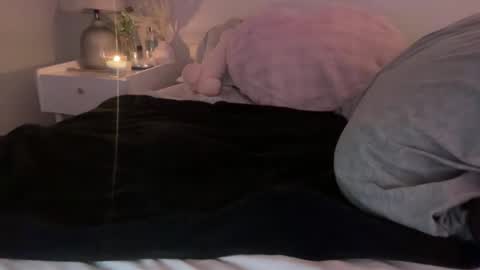 Lily online show from May 2026 08:18:02 PM