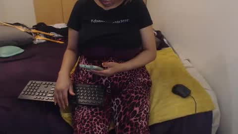 Ayanda online show from November 2025 06:21:01 PM