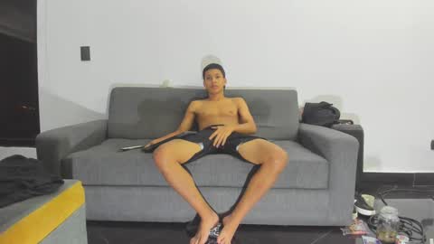 Snapshot of y0ung_master_ chatting on March 2025 05:57:01 AM Sr. Y0ung Master online show from March 2025 05:57:01 AM