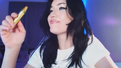 Yami online show from October 2025 09:45:01 PM