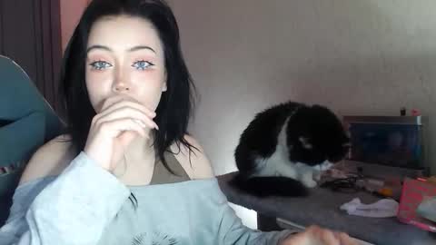 Snapshot of yamilean chatting on February 2026 12:31:01 AM Yami online show from February 2026 12:31:01 AM